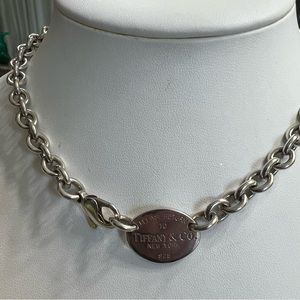 💯 authentic Oval Tiffany and Co Return to Tiffany  necklace